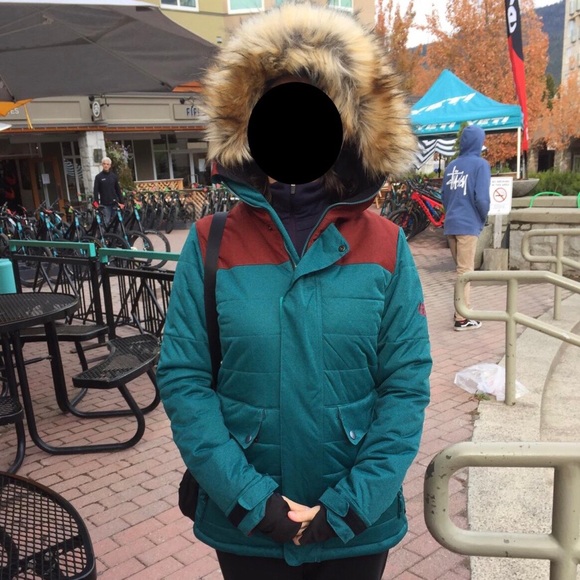 ❌ SOLD ❌ 686 Snowboard Waterproof Woman Jacket 🏂 - Picture 1 of 16